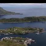 Enebolig Med Eventyrlig Beliggenhet Like Ved Sjoen I Lofoten Sund (Nordland)
