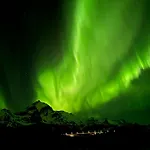 Enebolig Med Eventyrlig Beliggenhet Like Ved Sjoen I Lofoten * Sund (Nordland)