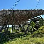 Enebolig Med Eventyrlig Beliggenhet Like Ved Sjoen I Lofoten Villa *
