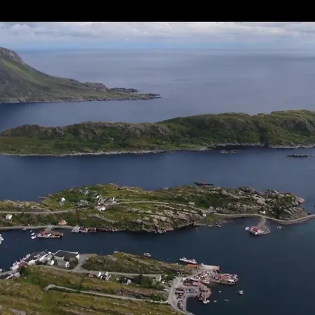 Enebolig Med Eventyrlig Beliggenhet Like Ved Sjoen I Lofoten Sund (Nordland)