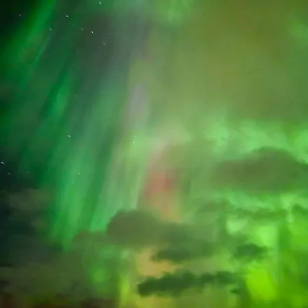 Villaer Enebolig Med Eventyrlig Beliggenhet Like Ved Sjøen I Lofoten Sund (Nordland)