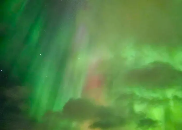 Villa Enebolig Med Eventyrlig Beliggenhet Like Ved Sjoen I Lofoten Sund (Nordland)